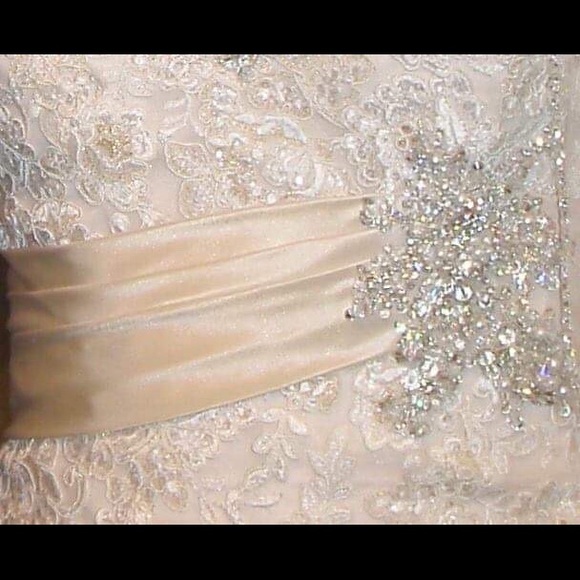 Wedding gown mermaid cut ivory size 10 with hoop
